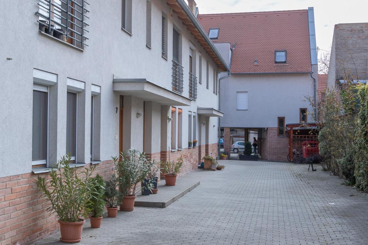 Apartment City Inn Pécs Extérieur photo
